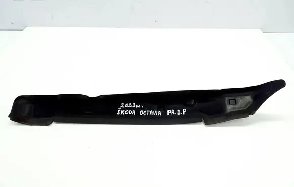 Skoda Octavia Mk4 Fender end trim 5E3821112B