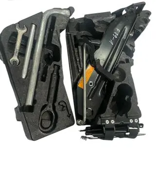 Audi Q7 4L Tool set 4L0012113E