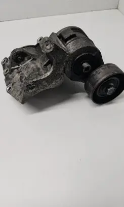 KIA Sorento Alternator belt tensioner 