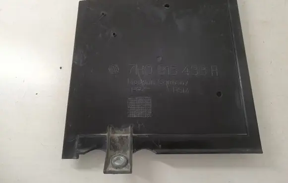 Volkswagen Transporter - Caravelle T5 Battery tray heat shield 7H0915438A