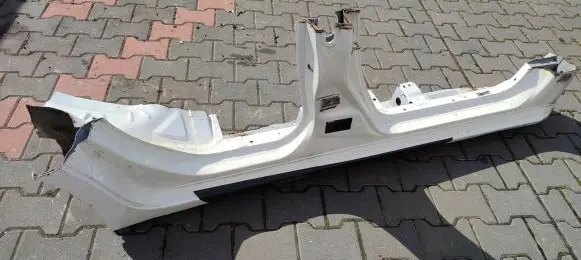 Mazda 2 Sill