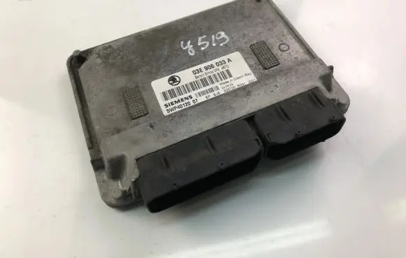 Skoda Fabia Mk1 (6Y) Engine control unit/module ECU 03E906033A