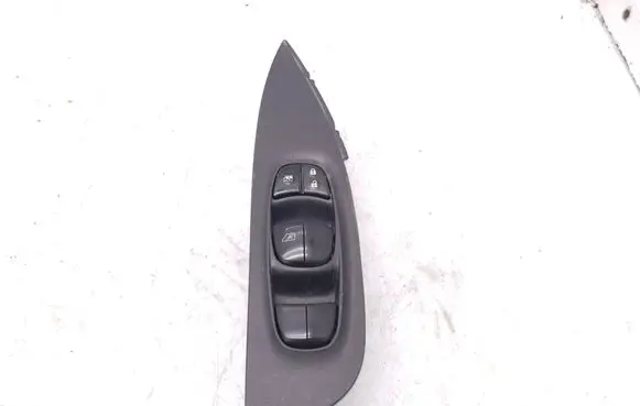 Nissan X-Trail T32 Electric window control switch 809614CE2A