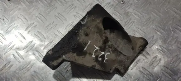 Nissan Almera N16 Engine mounting bracket