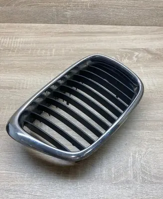 BMW 5 E39 Front bumper upper radiator grill 8184532 8159316