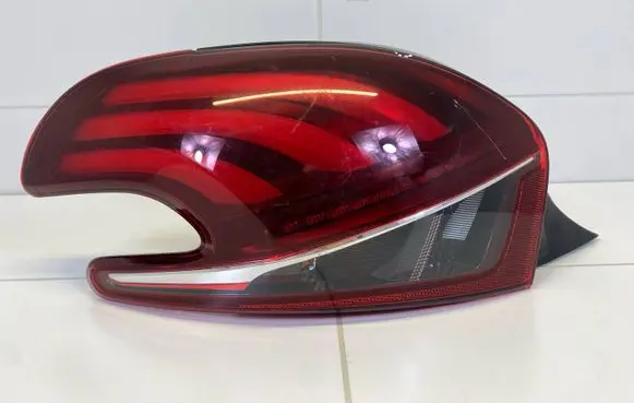 Peugeot 208 Rear/tail lights 9810343080