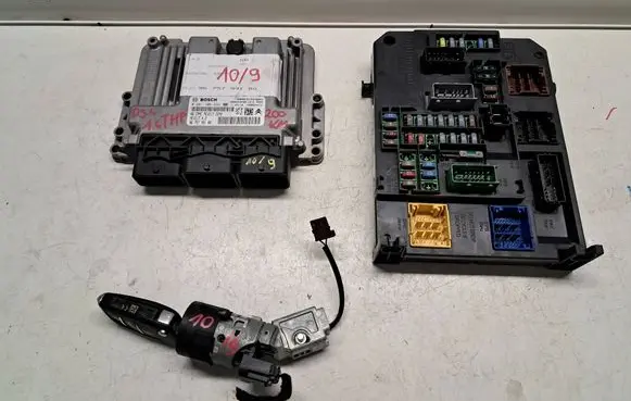 Citroen DS4 Engine ECU kit and lock set 9675799180 9665547480