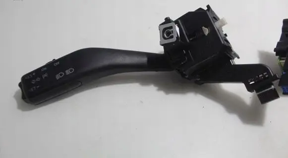 Volkswagen Touran I Light switch