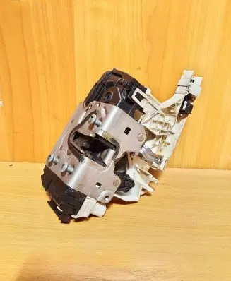 Volkswagen Crafter Loading door lock A9067401035