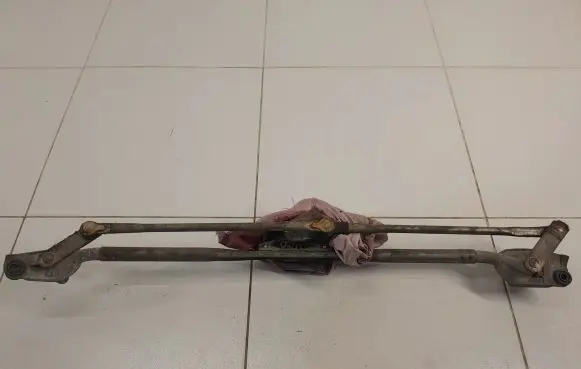 Chrysler 300 - 300C Front wiper linkage NOCODE