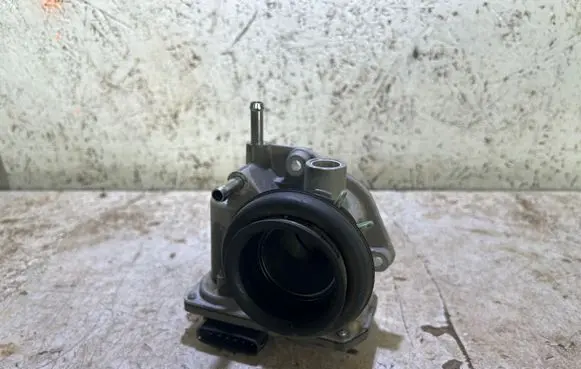 Peugeot 108 Throttle body valve 220300Q030 93634 00107