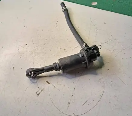 Peugeot 407 Clutch master cylinder 9681439680