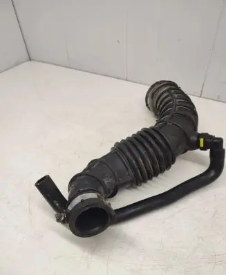 Renault Fluence Turbo air intake inlet pipe/hose 8200750731