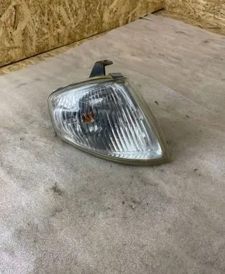 Mazda 323 F Front indicator light 083161515R 00010203