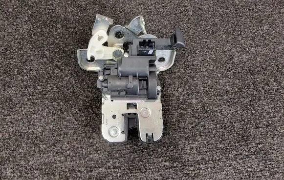 Audi A7 S7 4G Tailgate/trunk/boot lock/catch/latch 8K9827505A
