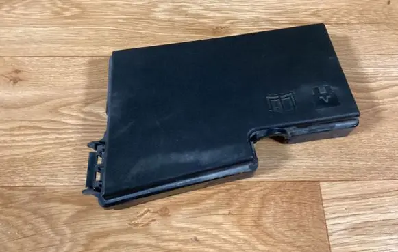 Ford Focus Fuse box cover 3M5T14A076AE