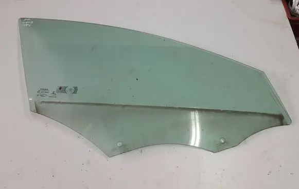 Volvo V40 Front door window glass four-door