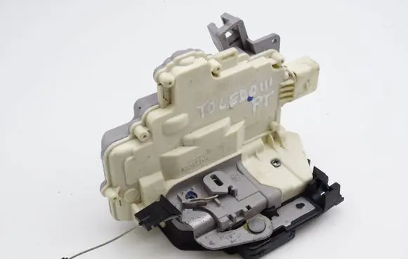Seat Toledo III (5P) Rear door lock