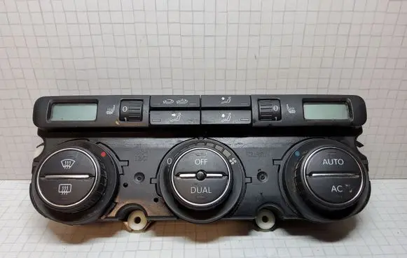 Volkswagen PASSAT B6 Climate control unit 74677581
