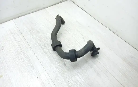 Mercedes-Benz C W204 Engine coolant pipe/hose