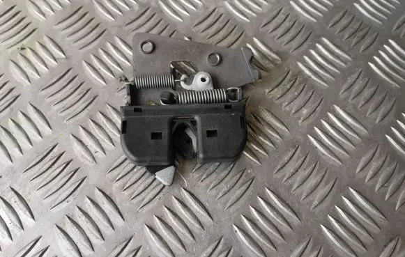 BMW 5 E60 E61 Seat back rest lock catch 711286310 7112863