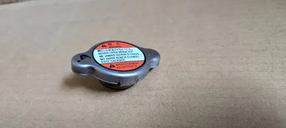 Suzuki Ignis Coolant expansion tank/reservoir cap 1792083E00