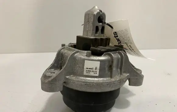 BMW 5 GT F07 Engine mount bracket 6868302