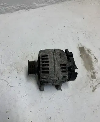 Renault Clio III Generator/alternator 8200323137 0124425034