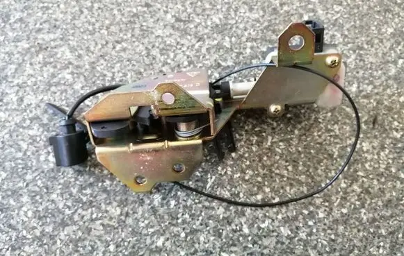 Volkswagen Touareg I Tailgate window lock/catch/latch 7L0827506C