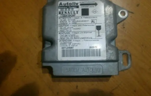 Renault Megane I Airbag control unit/module 7700418434f 550569000