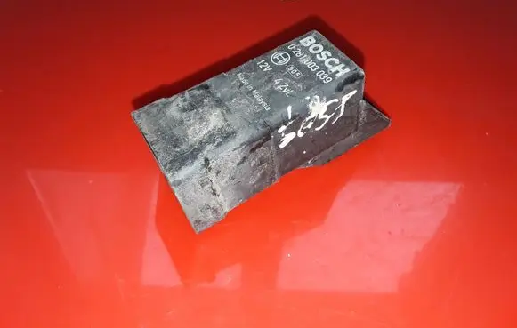 Iveco Daily 35 - 40.10 Glow plug pre-heat relay 0281003039