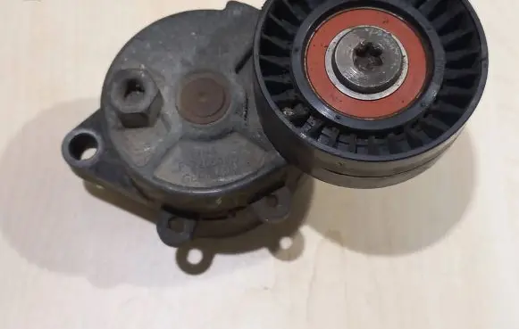 BMW 3 E46 Generator/alternator belt tensioner F2260082