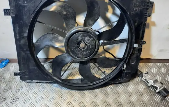 Mercedes-Benz CLA C117 X117 W117 Electric radiator cooling fan A2465000064