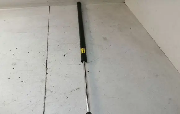 Nissan Qashqai Front bonnet/hood damper/strut 6UF27