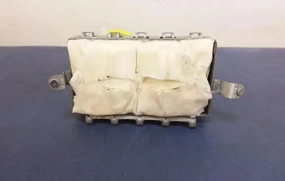 Peugeot 107 Passenger airbag
