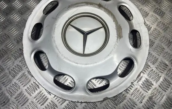 Mercedes-Benz A W168 R15 wheel hub/cap/trim 1684010124 3479