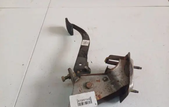 Hyundai Tiburon Clutch pedal 