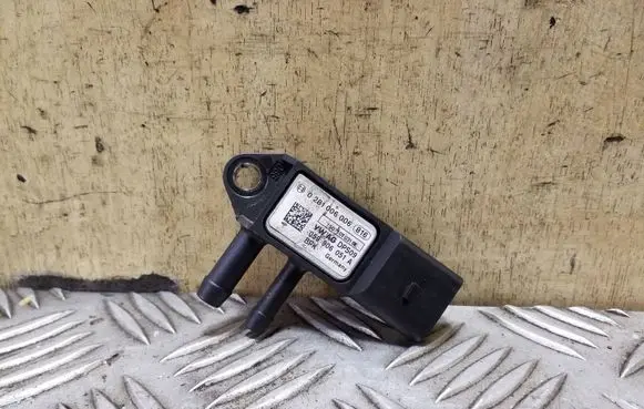 Audi A4 S4 B8 8K Exhaust gas pressure sensor 0281006006 059906051A
