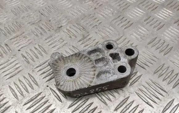 Ford Fiesta Engine mounting bracket