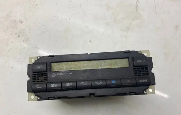 Volkswagen PASSAT B5 Climate control unit 5HB007611702