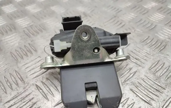 Skoda Fabia Mk2 (5J) Tailgate/trunk/boot lock/catch/latch 5J0827501B