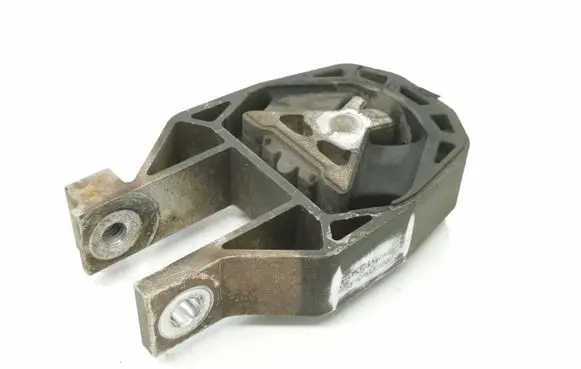 Ford Focus Engine mount bracket