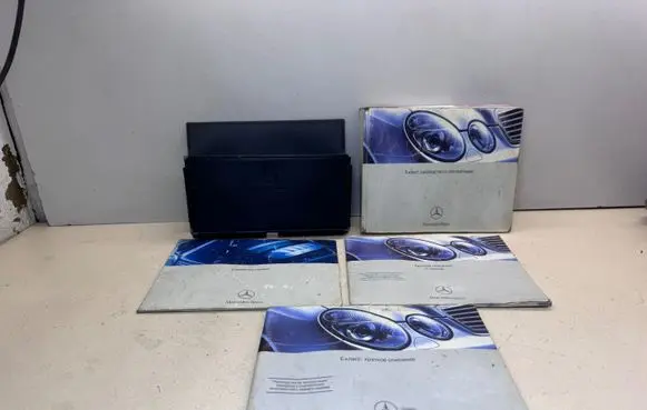 Mercedes-Benz E W211 User manual