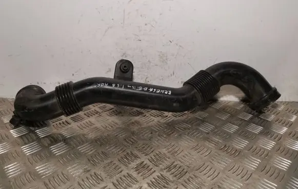 Air intake hose/pipe