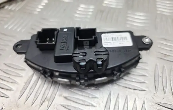 Volkswagen e-Golf Heater blower motor/fan resistor 5Q0907521C