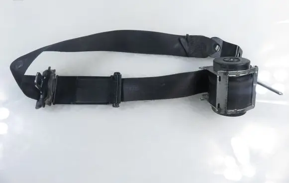 Opel Zafira B Front seatbelt 560834901
