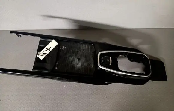 Renault Koleos II Gear shifter surround trim plastic