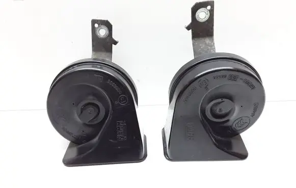 Volvo V70 Horn signal 08635072 08635071