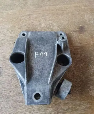 BMW 5 F10 F11 Engine mounting bracket 13992010 2211677762304 6777623