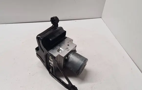 BMW X5 E70 ABS Pump 6854702 6854704